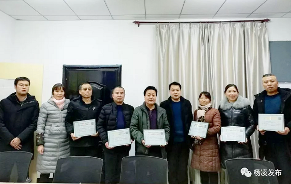 身份证.bmp 身份证.bmp