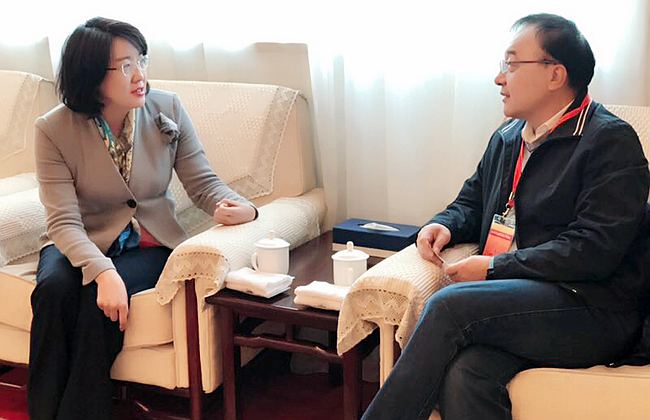 李婧2.png 李婧2.png