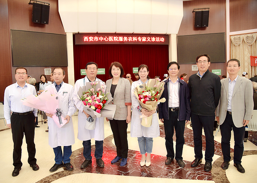 李婧1.jpg 李婧1.jpg