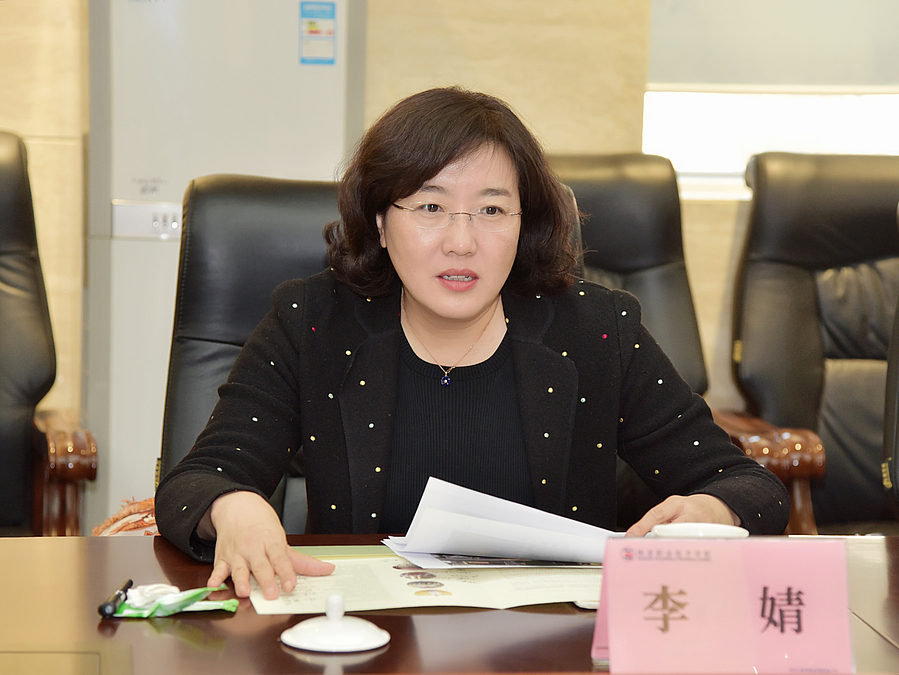 李婧1.jpg 李婧1.jpg